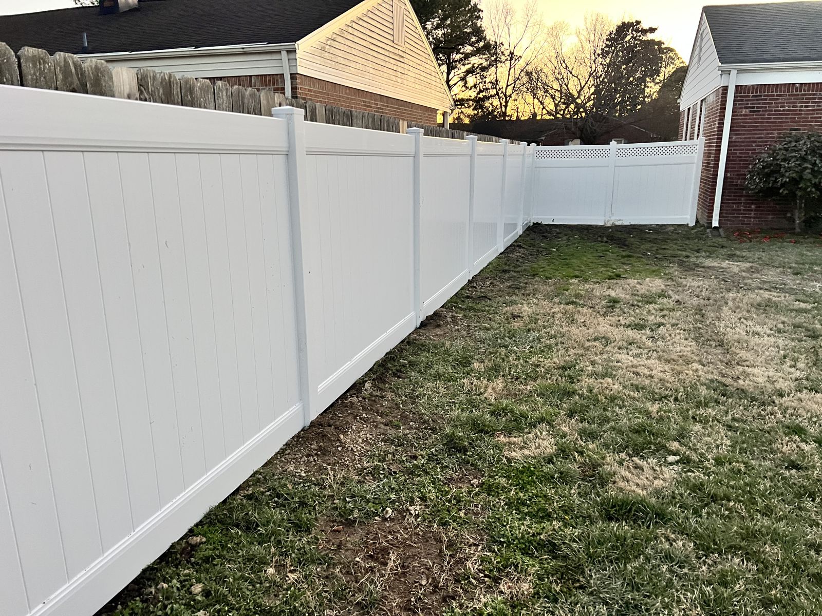 White vinyl privacy fence installed in Virginia Beach